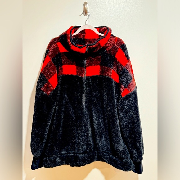 Lularoe’NANCY’ 2XL NWT Black/checkered red Fleece - Picture 1 of 4